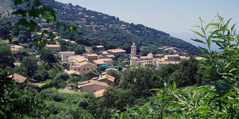 Beautiful Piana on the island of Corsica - Walking Tours France